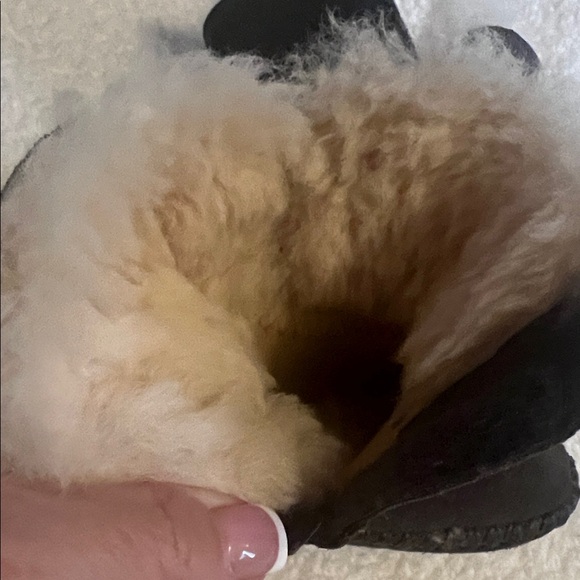 UGG brown  Shearling Infant Velcro Boots size 4.5T - Picture 6 of 10